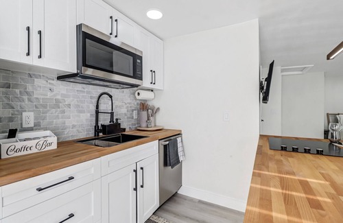 Golden Gate Apartment | Luxury Private Studio + Backyard