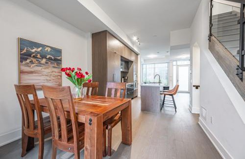 Downtown Toronto Apartment | Luxury Property in Downtown Core walk to CN TOWER