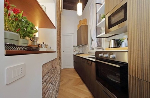 Rione IX Pigna House | Luxury, Quiet, 3 Bdr Home near Pantheon, Heart of Rome "Le Colonne"