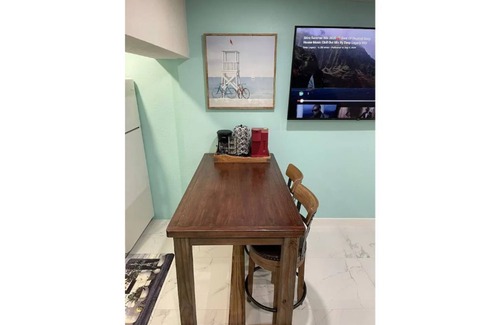 Lake Ridge House | ★Luxury Quiet Studio★5 min to Beach ★