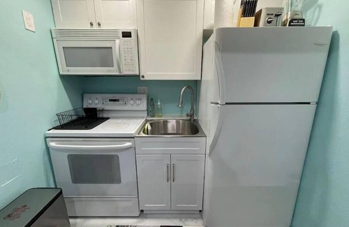 Lake Ridge House | ★Luxury Quiet Studio★5 min to Beach ★