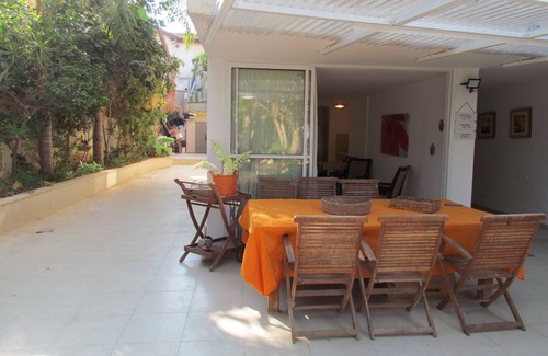 Ra'ananna Apartment | Luxury Rannana ground apartment with large garden