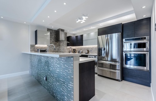 Sunny Isles Beach Condo | Luxury & recently renovated 2 bd/2 ba condo - 5 min to the beach STR01838