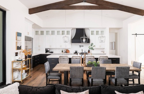 Sweetwater Street East House | Luxury Redefined: Limitless Oasis 7 BR w/pickle-ball, spa, and more!
