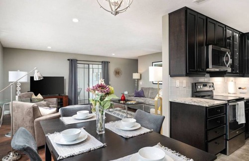Cloisters Apartment | *Luxury/Relax/Secluded/Walk to Everything/Golf