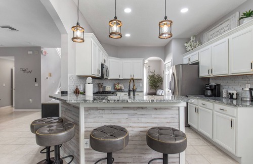 Haines City House | Luxury relaxing stay. A brand new remodel villa near Disney and Legoland