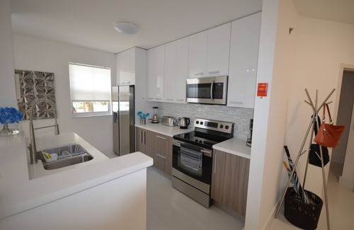 Aventura Apartment | Luxury Remodeled, 3BR, Amenities, Gated Complex, Perfect Location