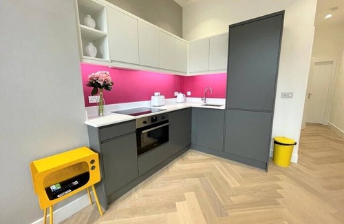 Bruntsfield Apartment | Luxury Reno'd 1 Bed Nr Bruntsfield & The Meadows