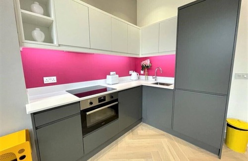 Bruntsfield Apartment | Luxury Reno'd 1 Bed Nr Bruntsfield & The Meadows