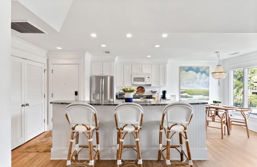 Kiawah Island Villa | Luxury renovated and stocked villa close to tennis, beach, golf