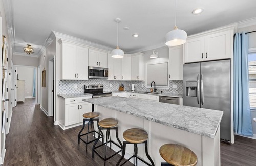 Cherry Grove Beach House | LUXURY RENTAL, DESIGNER DECOR, PRIVATE POOL, MARSH VIEW, WIFI, PET FRIENDLY