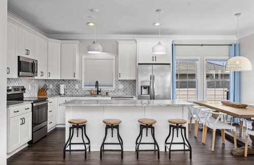 Cherry Grove Beach House | LUXURY RENTAL, DESIGNER DECOR, PRIVATE POOL, MARSH VIEW, WIFI, PET FRIENDLY