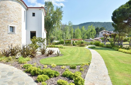 Vourvourou Villa | Luxury Rental Villa for 14 People