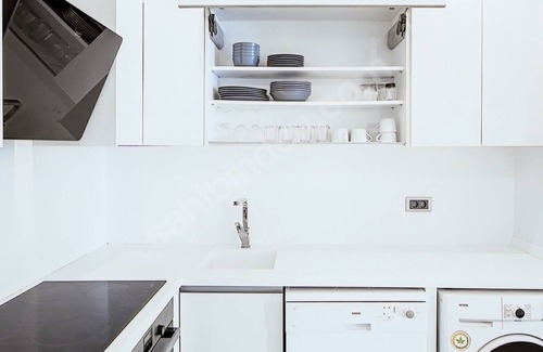 Bodrum City Center Condo | Luxury Residence in Bodrum Marina with Pool