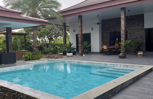 Hin Lek Fai House | Luxury resort Siri Thai Lodges in Thailand, in an oasis of greenery, 5 km from the sea