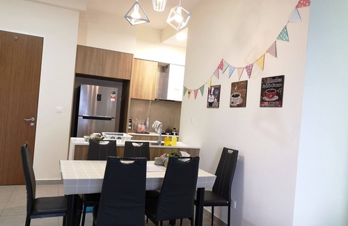 Kampung Pasir House | LUXURY RESORT - STYLE CONDO - Near To Sunway Pyramid & Mid Valley