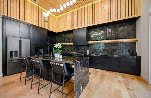 Hochatown Cabin | Luxury Retreat at Modern Vue Cabin in Hochatown, Oklahoma