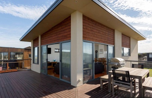 Surf Beach House | Luxury Retreat at Pristine Surf Beach - with wood fireplace - Only 50m from the beach