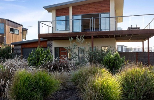 Surf Beach House | Luxury Retreat at Pristine Surf Beach - with wood fireplace - Only 50m from the beach