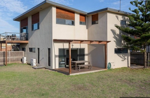 Surf Beach House | Luxury Retreat at Pristine Surf Beach - with wood fireplace - Only 50m from the beach