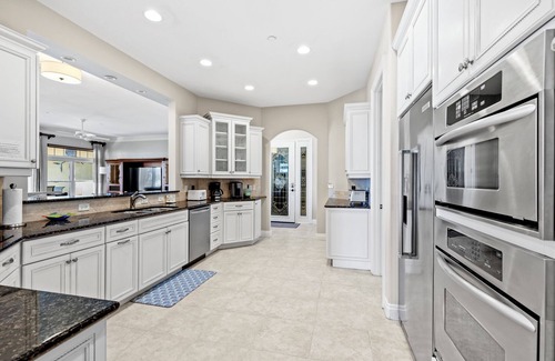 Holmes Beach Condo | Luxury Retreat for Sophisticated Travelers