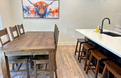 Driggs House | Luxury Retreat Hot Tub Walkable Mountain Views 3 King Bedrooms Modern