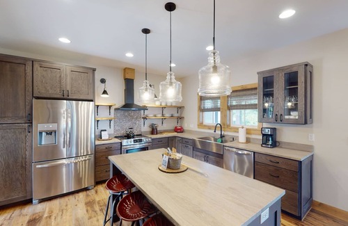 Kimberling City Cabin | Luxury Retreat on TRL - 5 Bed, 5.5 Bath, Sleeps 14