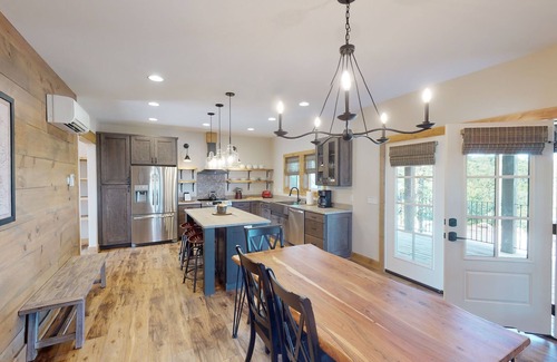 Kimberling City Cabin | Luxury Retreat on TRL - 5 Bed, 5.5 Bath, Sleeps 14