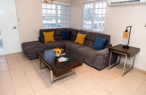 Bucana Apartment | Luxury Retreat with Private Jacuzzi and Mountain Views FREE Parking