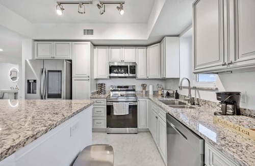 Merritt Island Condo | Luxury River Front Secluded Condo w Resort Amenities