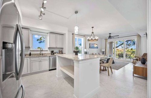 Merritt Island Condo | Luxury River Front Secluded Condo w Resort Amenities
