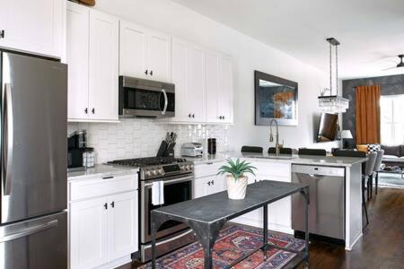 Hillsboro West End House | Luxury Rooftop Retreat in Nashville