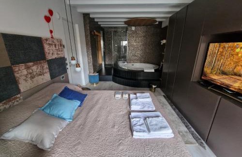 Treviso Apartment | Luxury Room & Private Spa - Rio Botteniga