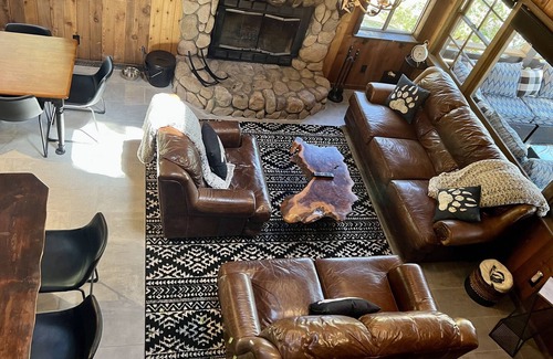 Moonridge Cabin | Luxury Rustic Cabin close to slopes,fireplace, W&D, newJacuzzi, bbq
