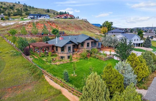 Spearfish House | Luxury Rustler Mountain Retreat