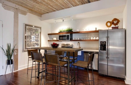 Historic District - North Condo | Luxury Savannah Condos | Downtown Nightlife