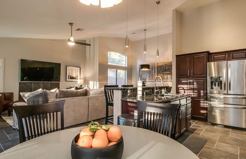 Paradise Park Vista Cottage | Luxury Scottsdale 5 Bdrm W/pool and Hot Tub!