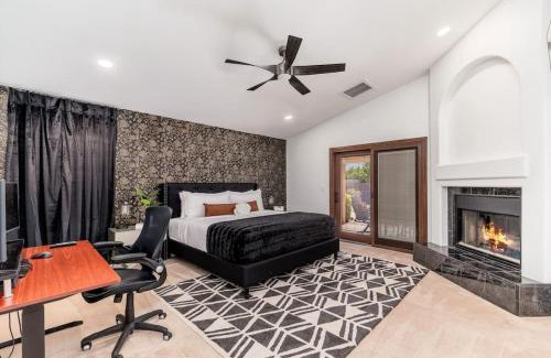 Paradise Valley Village House | Luxury Scottsdale Retreat Heated Pool and Mini Golf