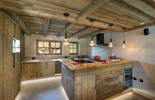 Champagny-en-Vanoise Ski Chalet | Luxury self cater chalet - Indoor swimming pool - Steam Room - Outdoor hot tub