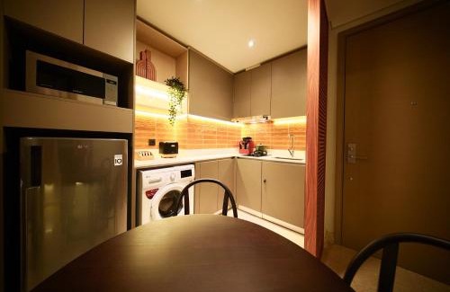 Pantai Indah Kapuk Apartment | Luxury Sea View 1BR Oakwood Gold Coast PIK