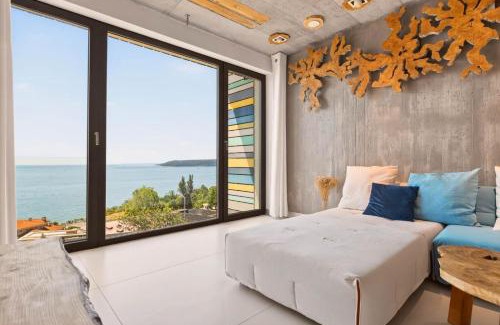 Kazanlak Apartment | Luxury Sea-View Apartment Light,Free parcinkg,Aircon and Balcony