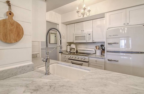 Seabrook Island Condo | Luxury Seabrook Beachfront w/Spectacular Sunsets