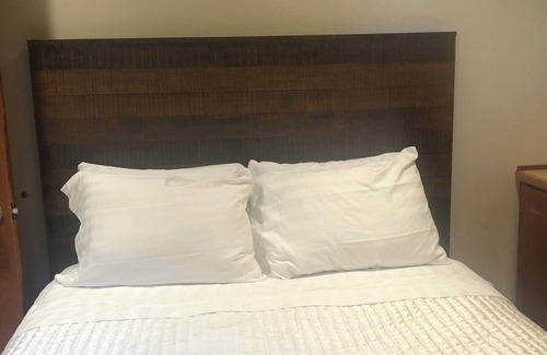 Kingston Resort | Luxury Seafront Stay with Separate Entrance at Gate Way to Olympic National Park