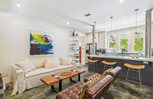 Seagrove Beach House | Luxury Seagrove Beach retreat 5-mins to Gulf & Seaside, bikes included, sleeps 8
