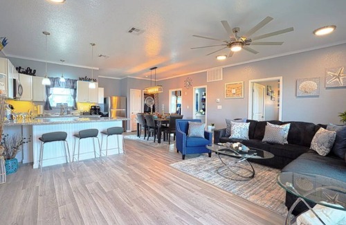 Surfside Beach Condo | Luxury Seaside Condo w/Ocean Views, steps to sand!