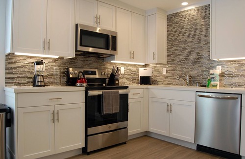 Mission Beach Apartment | Luxury Second Floor, 2 Bed #9 - 167 Steps to Mission Beach and Boardwalk.