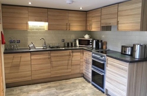 Surlingham Cottage | Luxury self contained holiday let, peaceful location by the Norfolk Broads.