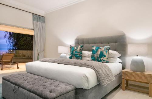 Constantia Villa | Luxury Serviced Mountain Villa in Constantia