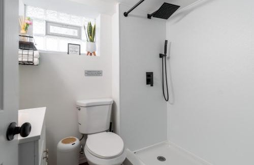 Hyde Park Villa | Luxury Short and Midterm Hyde Park Getaway