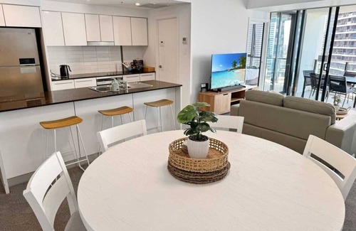 Broadbeach Apartment | Luxury Sierra Grand Stay Ocean Views 2BR Lvl15